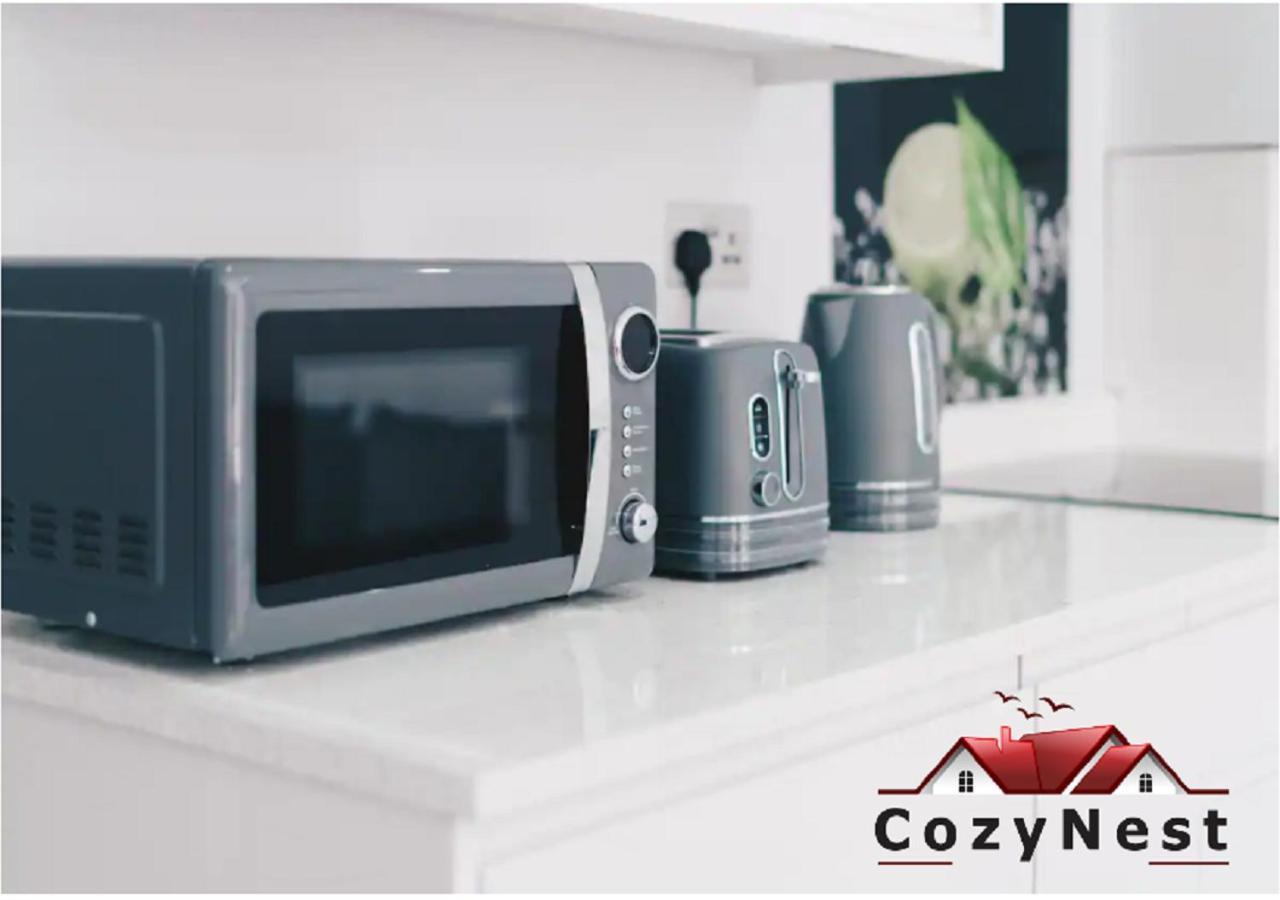 Apartment Lovely 2 Bed 2 Bath Flat & Parking By Cozynest *
