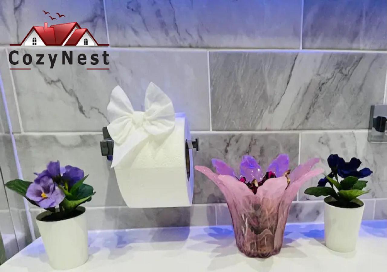 Lovely 2 Bed 2 Bath Flat & Parking By Cozynest